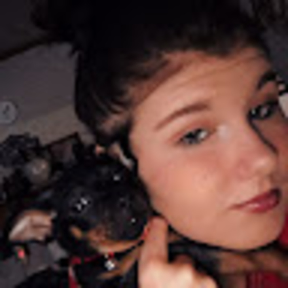 Meet your Posher, Emilee